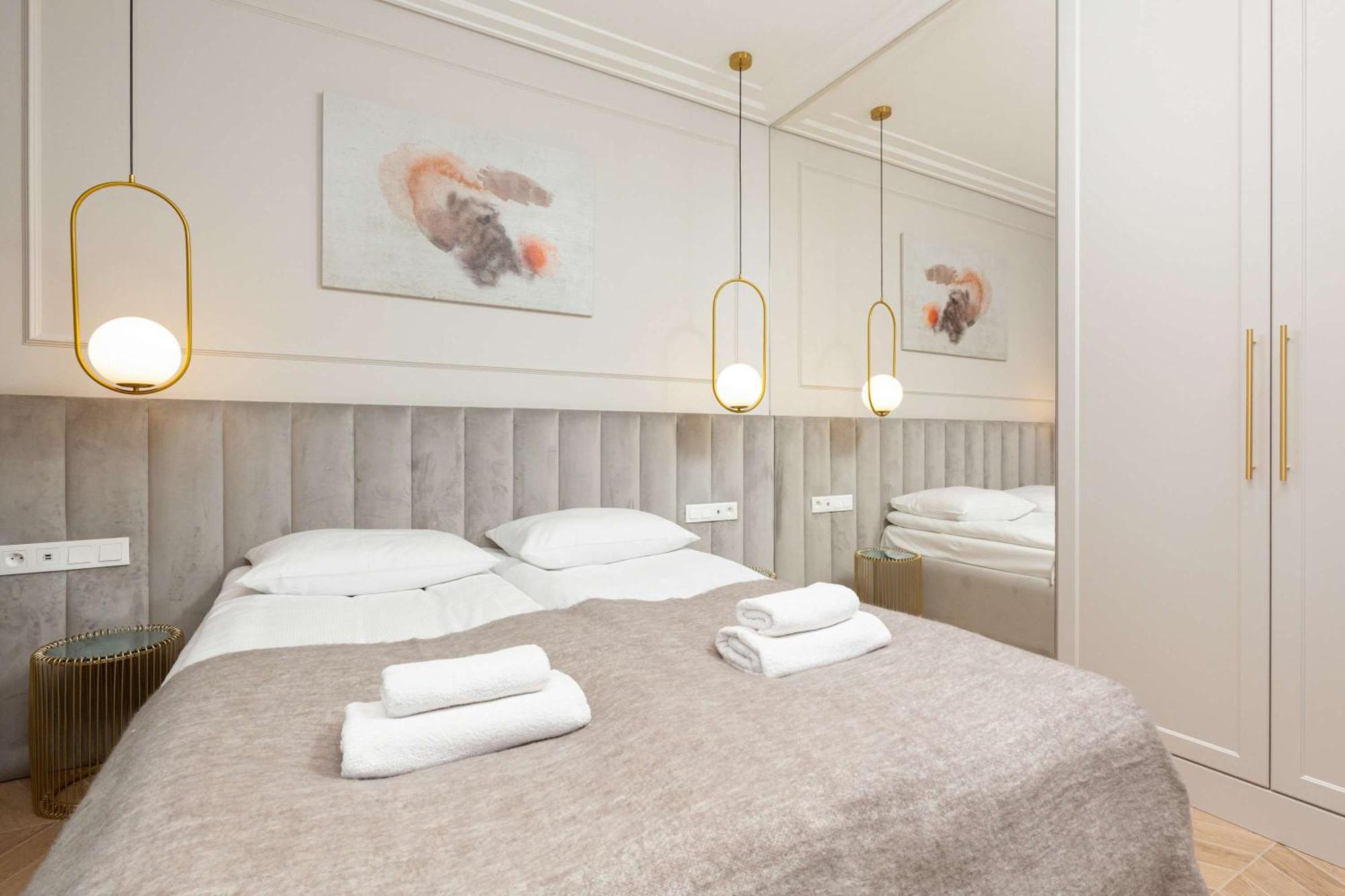 Apartament Lux Center Mennica By Renters Prestige