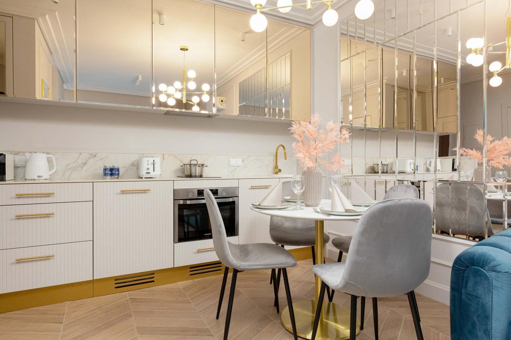 Apartament Lux Center Mennica By Renters Prestige *