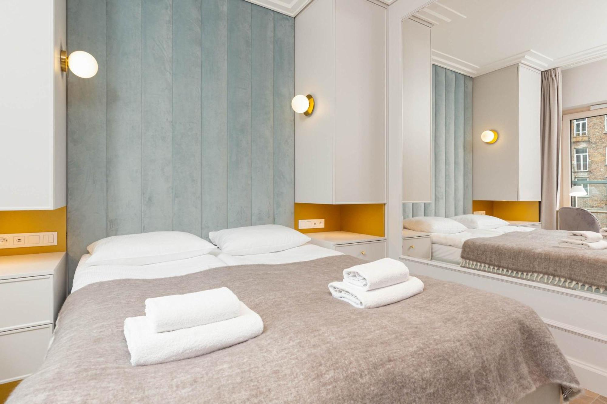 Lux Center Mennica By Renters Prestige
