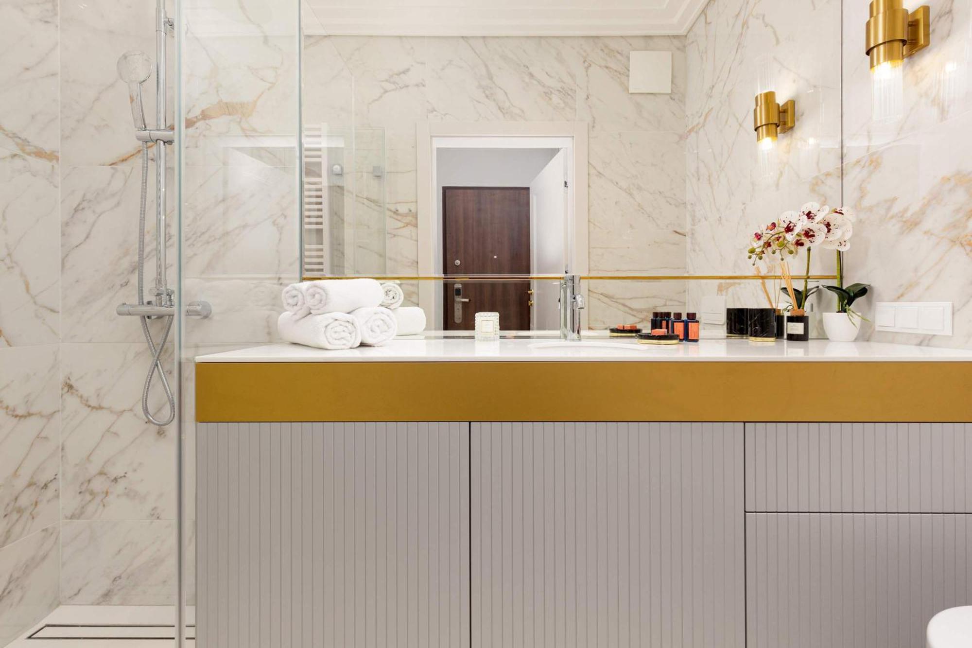 Lux Center Mennica By Renters Prestige * Warszawa