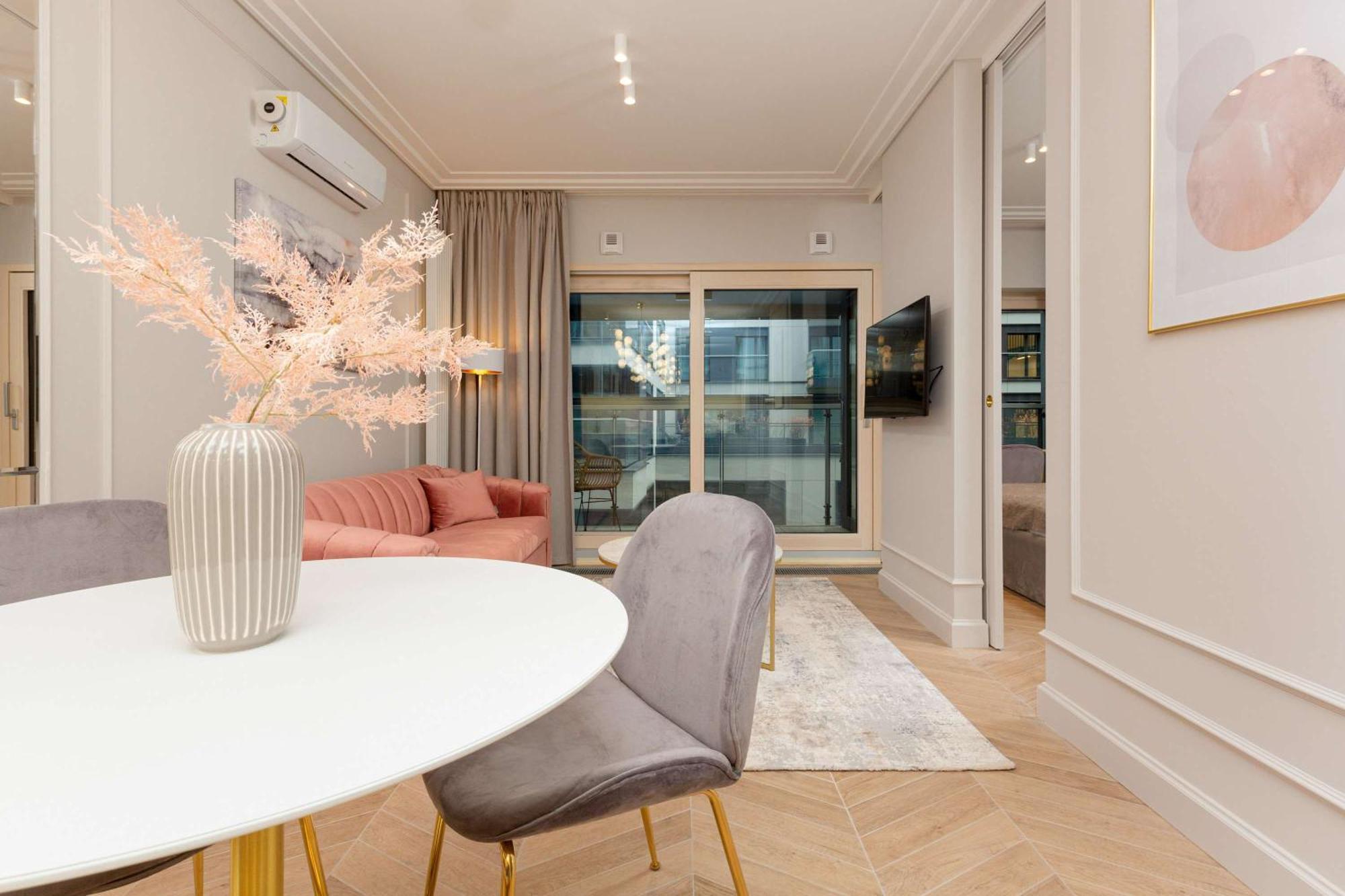 Lux Center Mennica By Renters Prestige Apartament