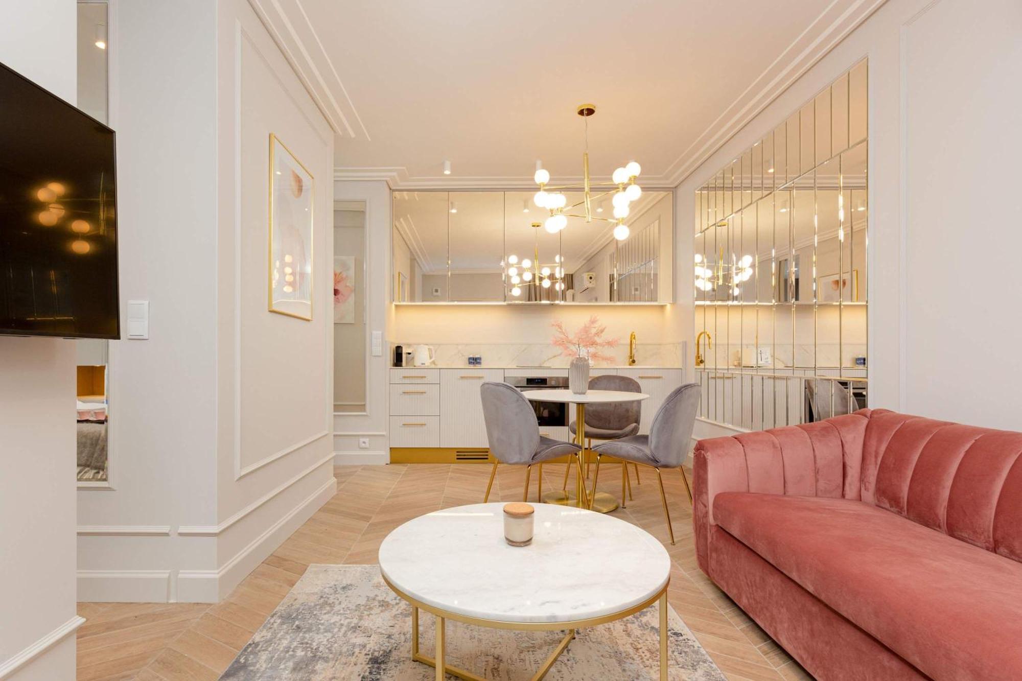 Lux Center Mennica By Renters Prestige * Warszawa