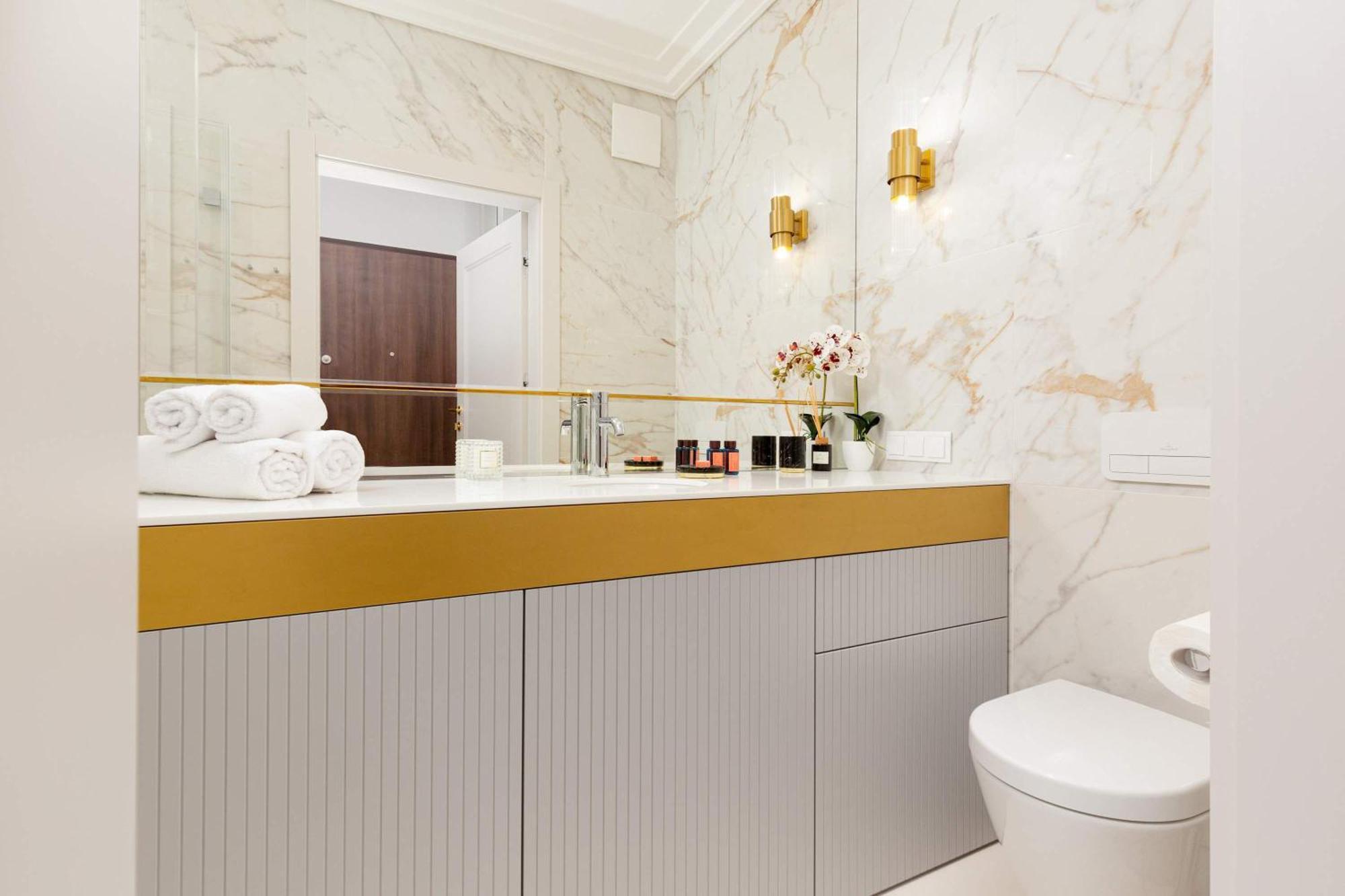 Lux Center Mennica By Renters Prestige Apartament