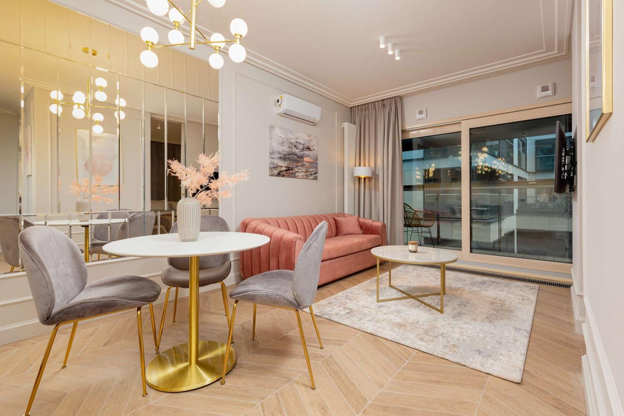 Lux Center Mennica By Renters Prestige * Warszawa